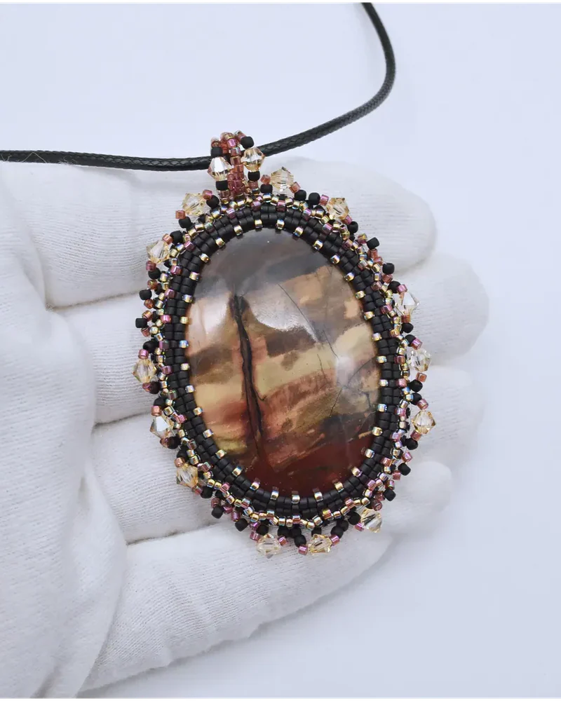 Кулон ручной работы c калиновской яшмой и Swarovski
