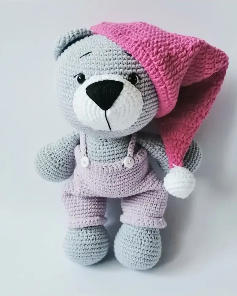 Вязаная игрушка медвежонок — мягкий розовый