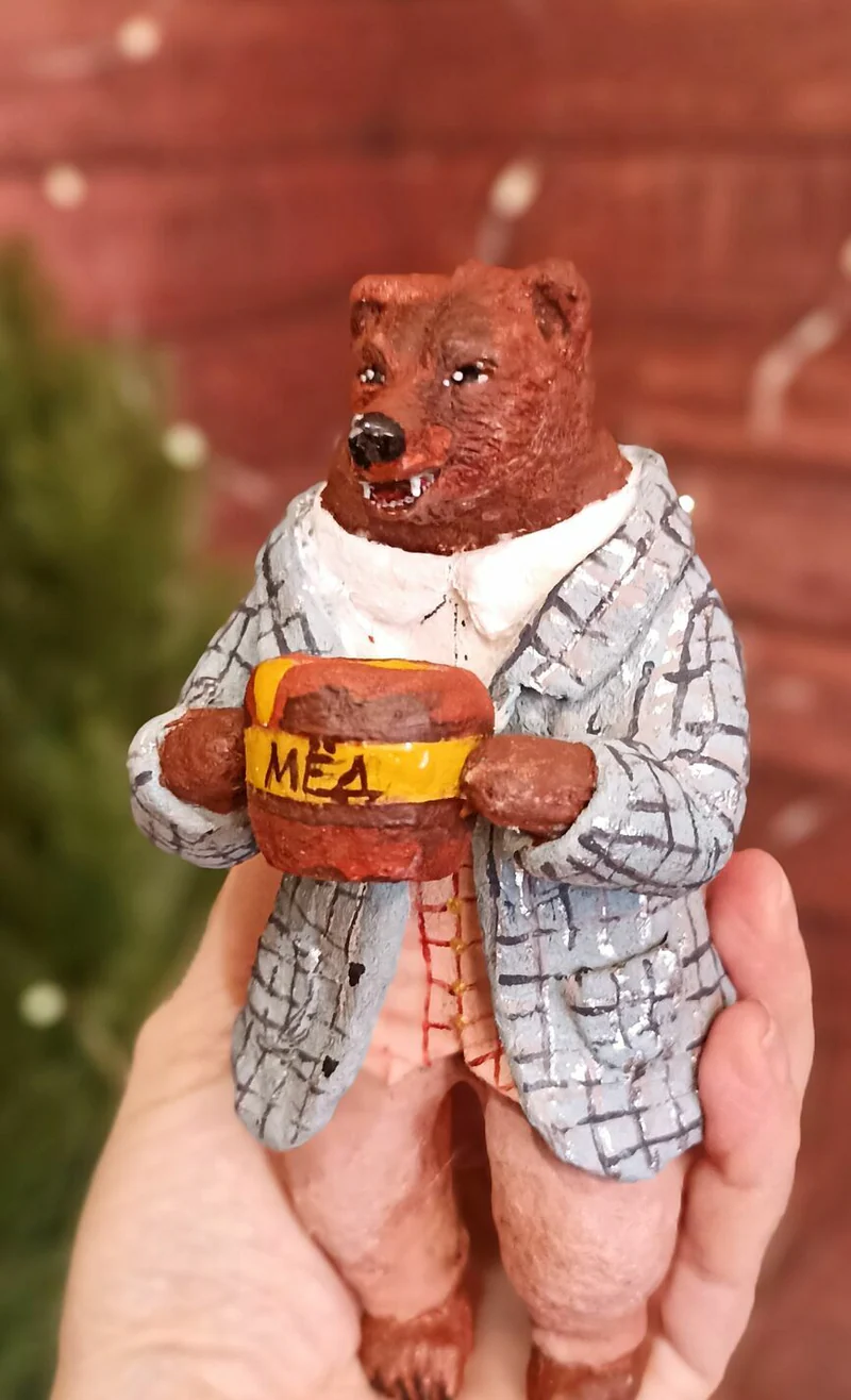 Мишка с горшочком мёда