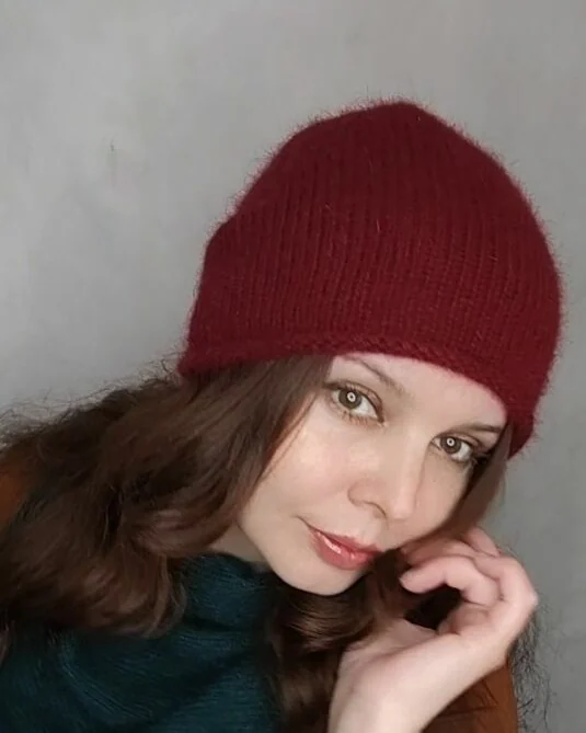 Шапка бини из ангоры вязаная женская шапка бордовая