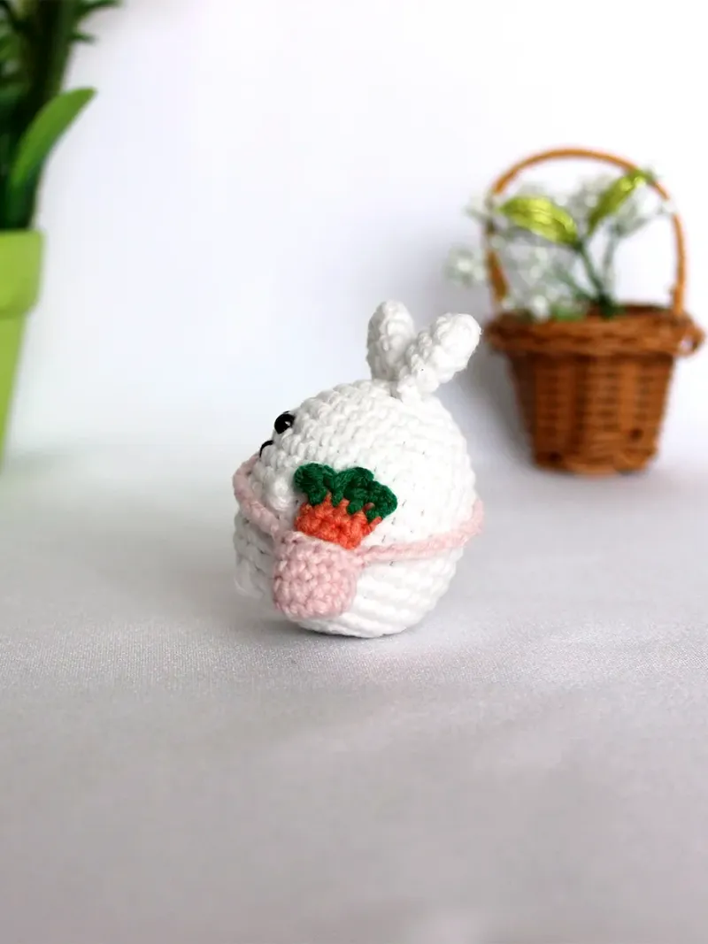 Мягкая вязаная игрушка «Зайчик с сумочкой», белый — Белый
