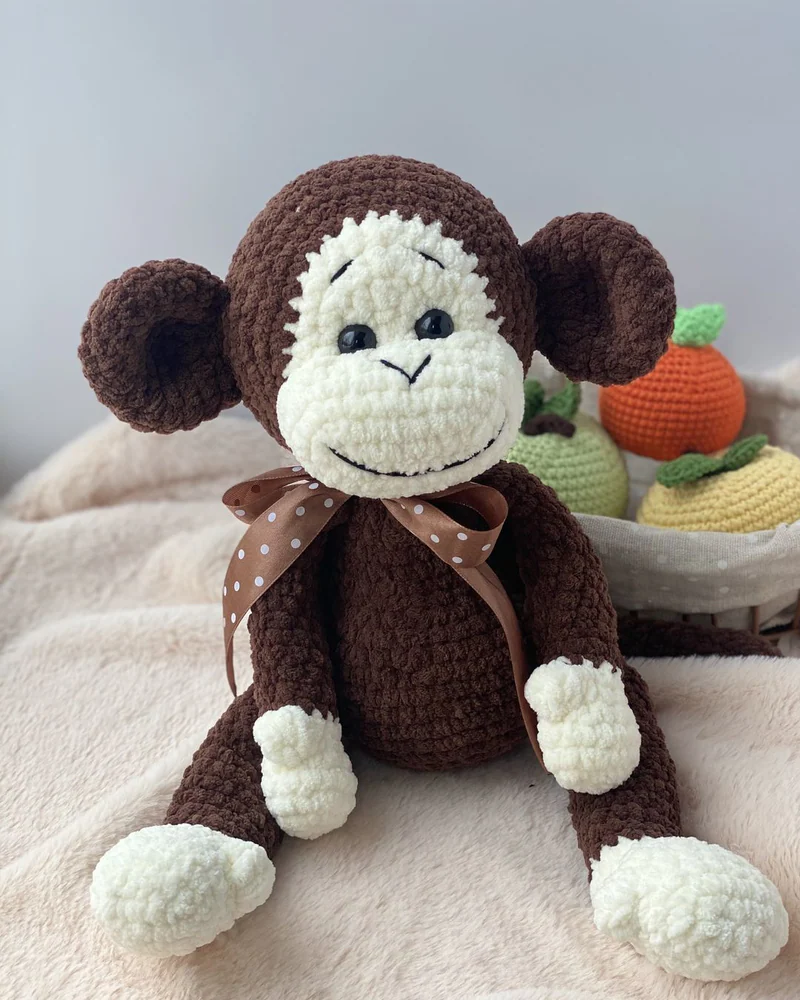 Вязаная коричневая обезьянка амигуруми
