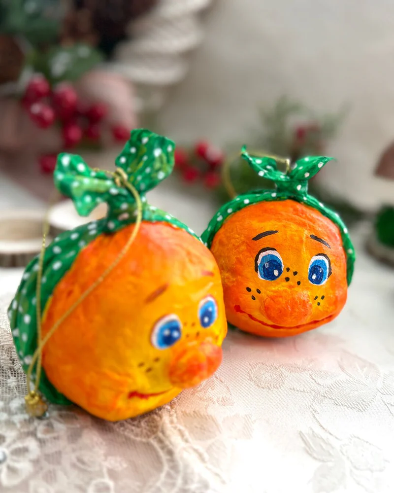 Ёлочные игрушки. Ватная игрушка Колобок — жёлтый