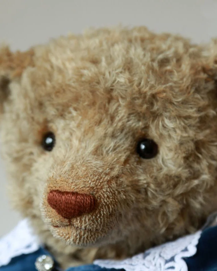 Bear — коричневый