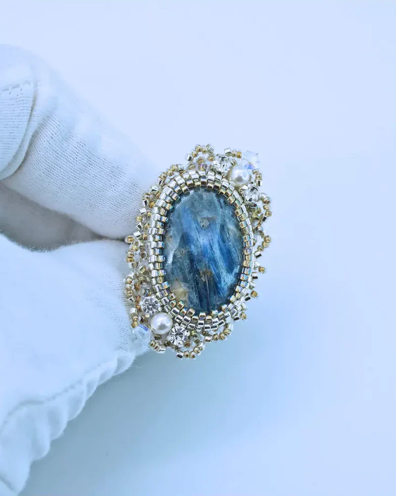 Кольцо с кианитом и Swarovski