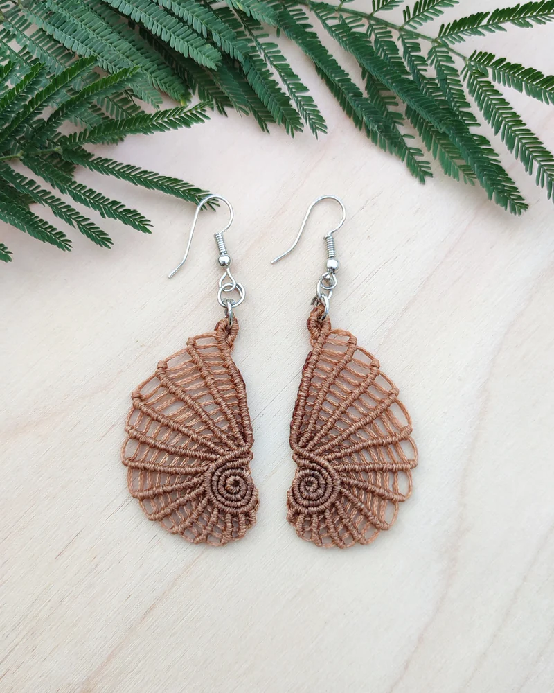 Синий Наутилусы серьги макраме