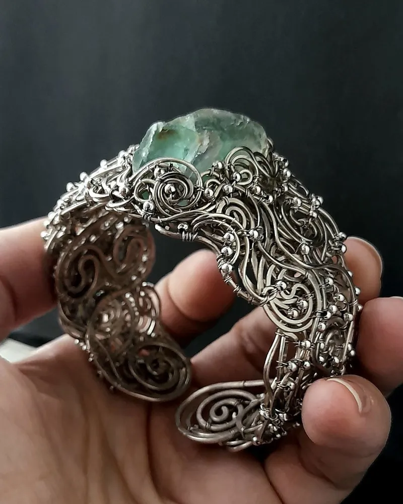 Браслет широкий трайбл с камнем "Mistress of time" — зелёный