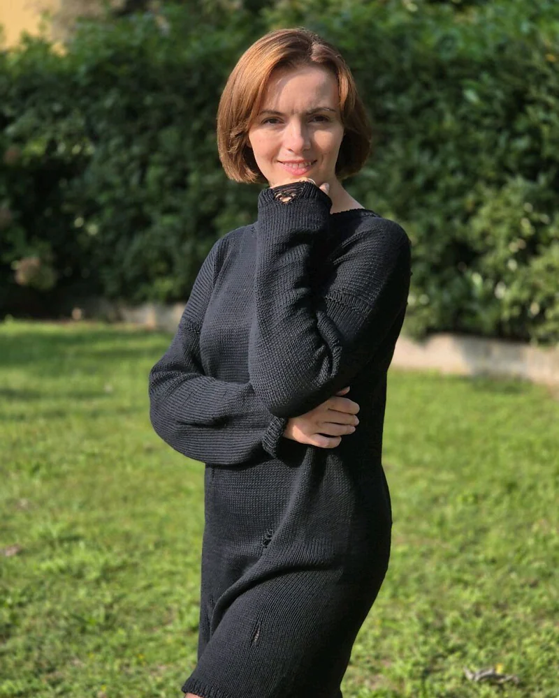 Платье вязаное чёрное стильное с дырками хлопок Элли