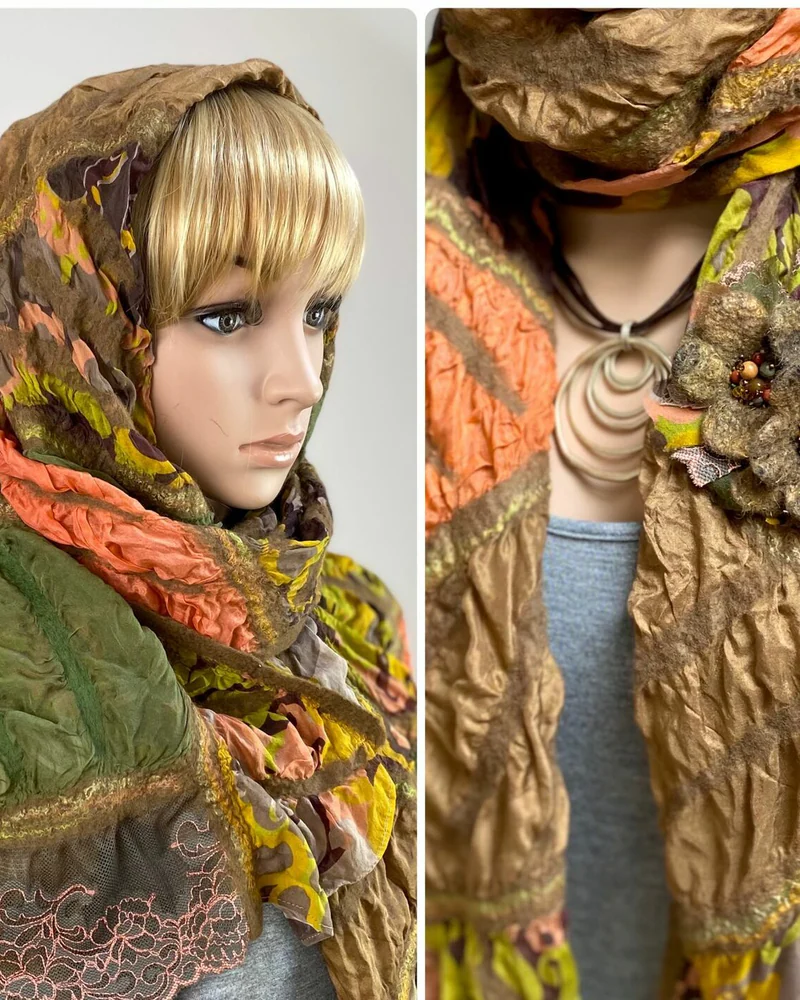 Валяный шарф из шерсти мериноса «Desert Rose»