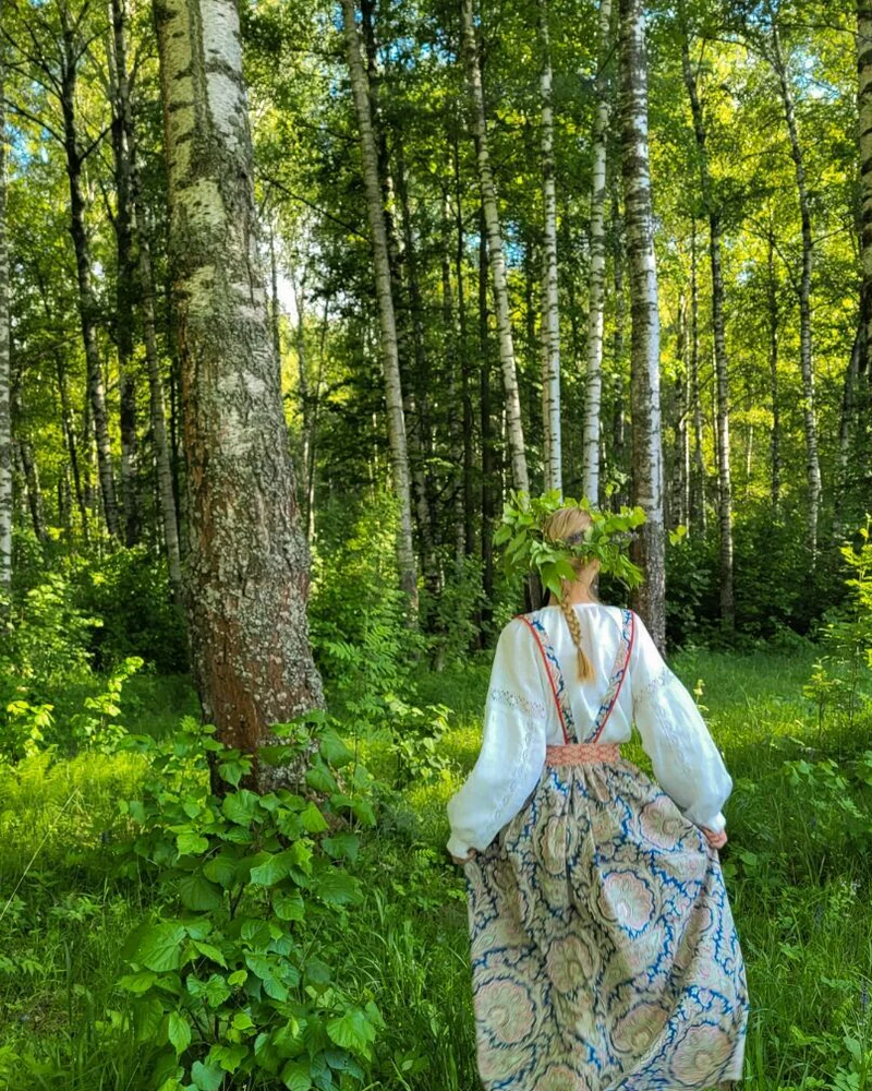 Сарафан подгрудный, синий с красной отделкой