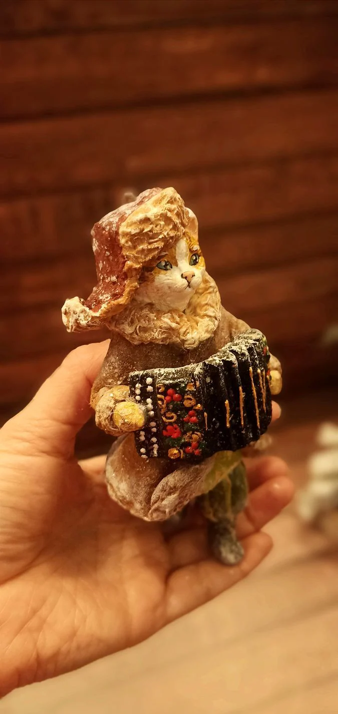 Кот Васька с гармошкой