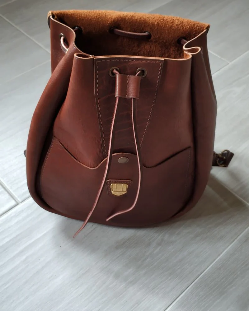 Рюкзак женский из натуральной кожи — коричневый