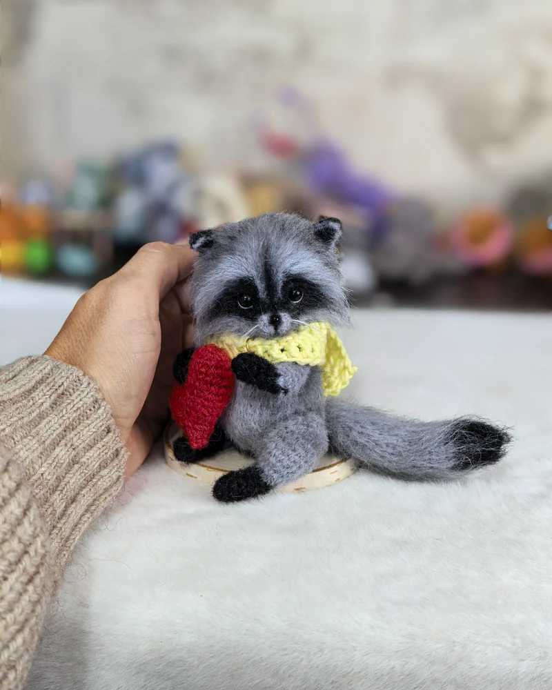 Вязаная игрушка Енот — Енот