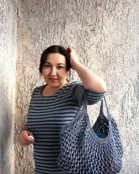 серая вязаная ажурная сумка из хлопка на лето, дачу пикник