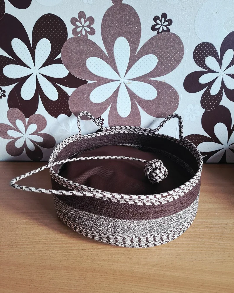 Лежанка для кота из шнура — серая