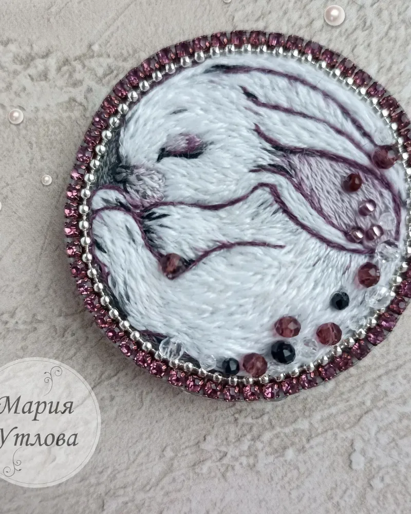 Брошь «Зайчик», белая