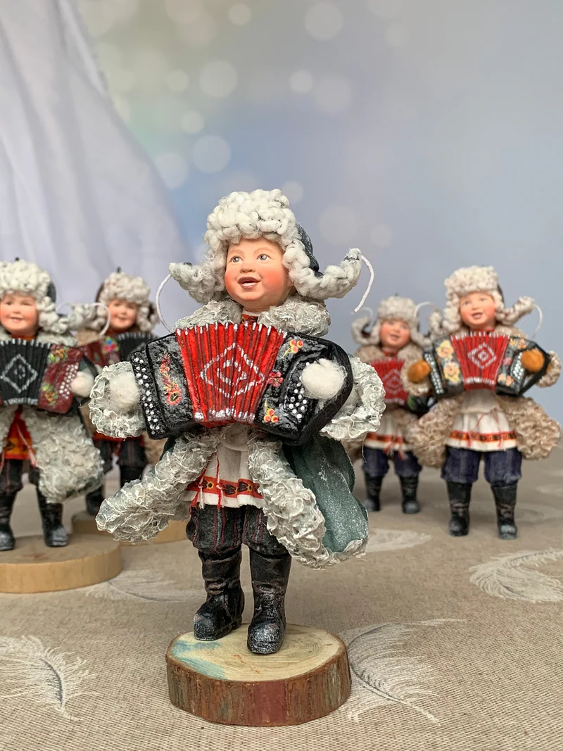 Мальчик с гармонью