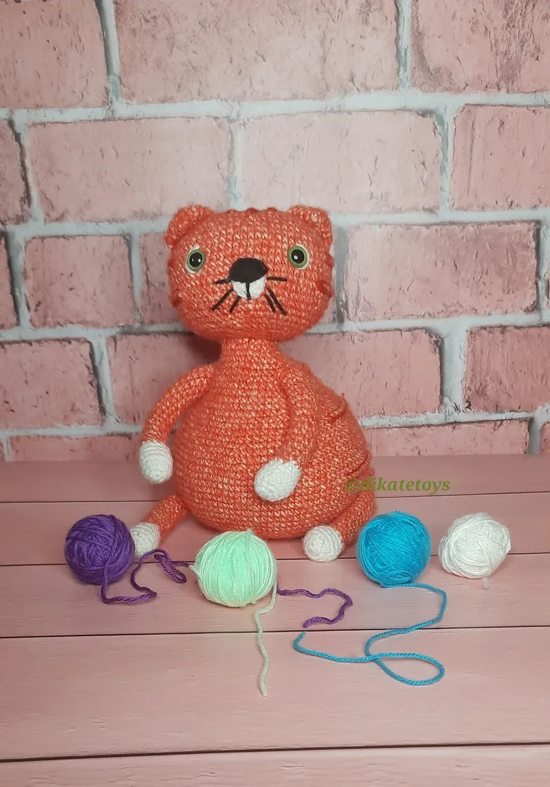 Котофей — рыжий с белым