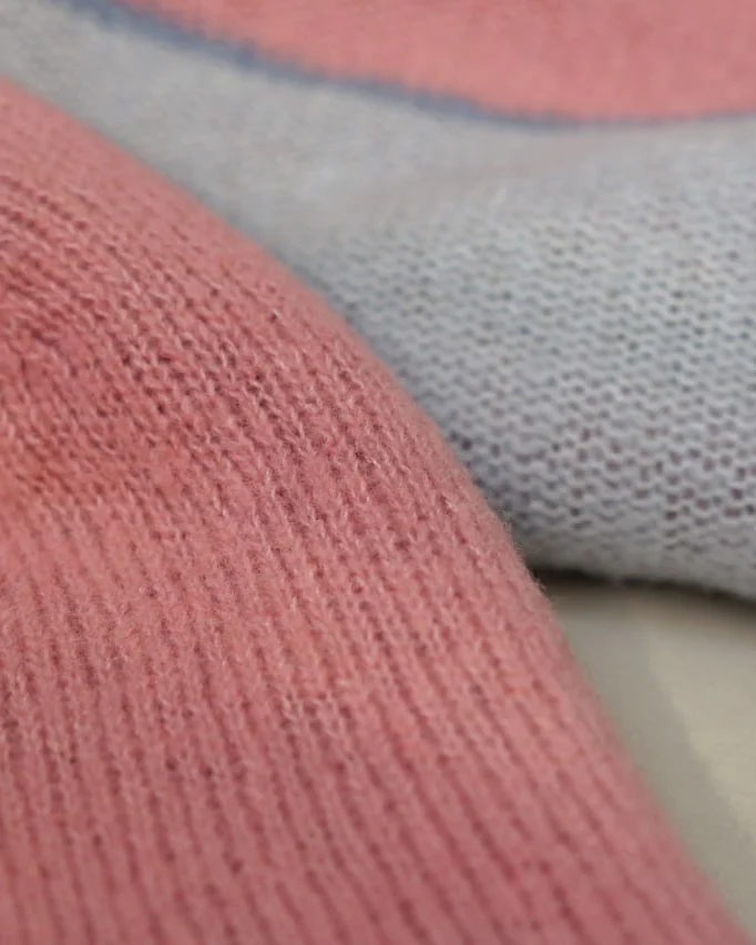 Шапка ручной работы двухстронняя тонкая серая и розовая — Шапка двойная