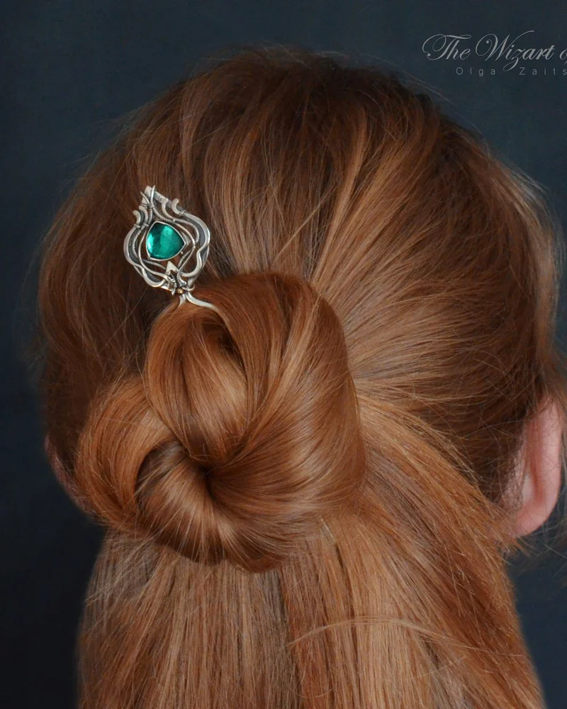 Шпилька для волос c кварцем Параиба, fantasy заколка (зеленый камень)