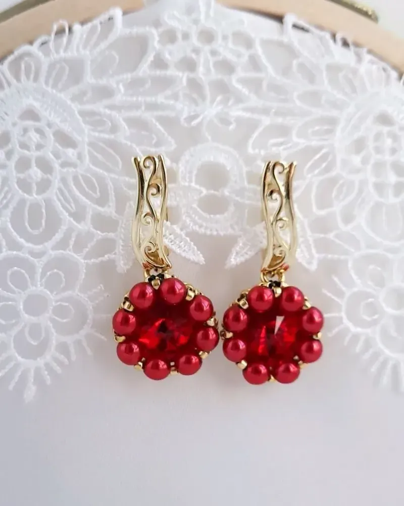 Серьги классические с жемчугом, ювелирное плетение — Красные