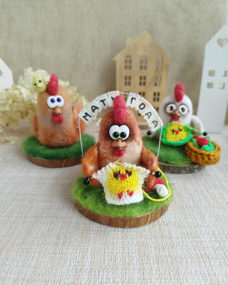 Курица игрушка из шерсти, Войлочная игрушка курочка
