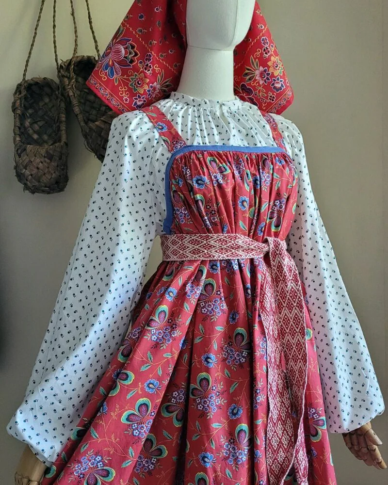 Блуза народная с цветочным рисунком, красная