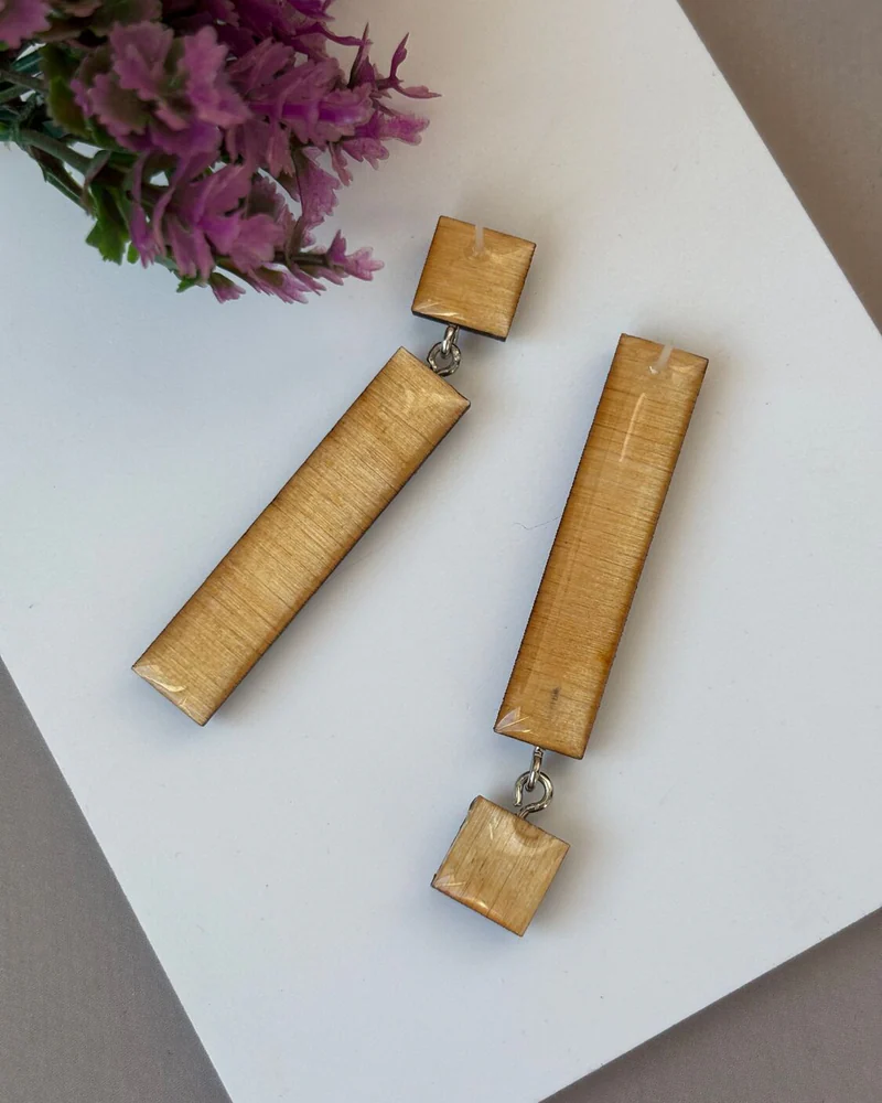 Серьги из дерева.Асимметрия.Серые