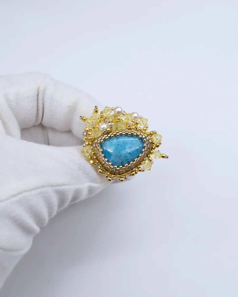 Кольцо ручной работы с апатитом и Swarovski