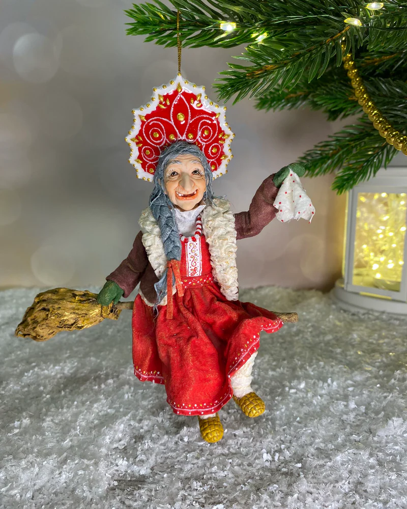Ёлочная игрушка «Баба Яга на метле»