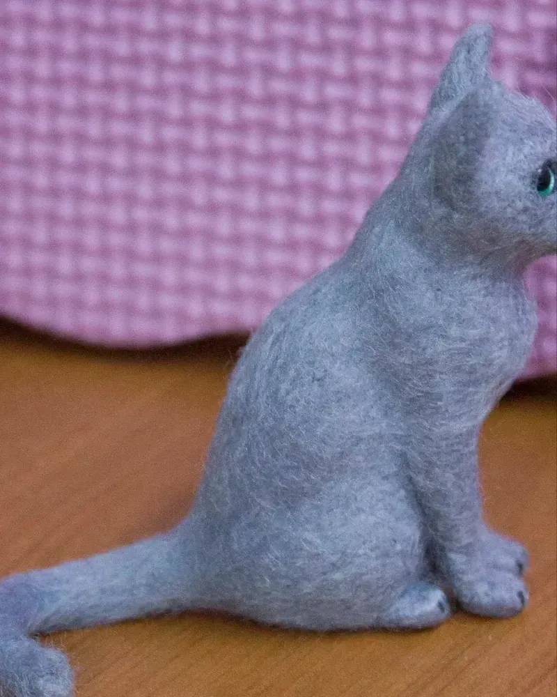 Кошка голубая, валяная фигурка — Основной