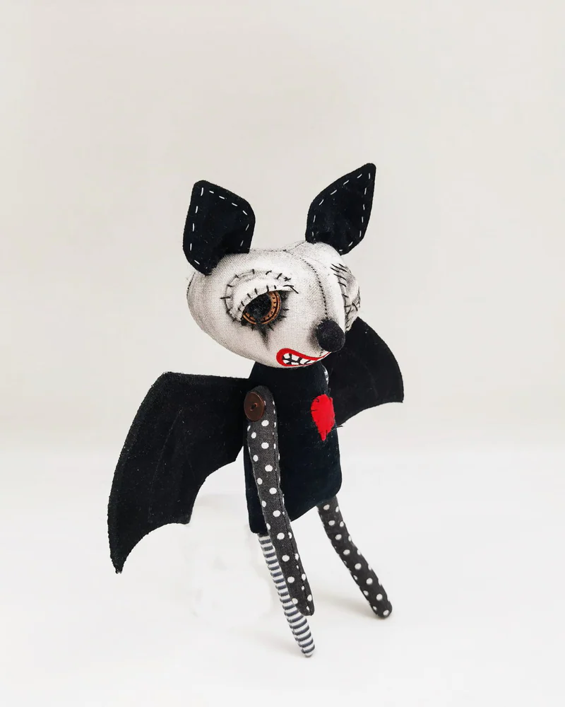 Чердачная игрушка летучая мышь Сreepy doll Страшный вампир