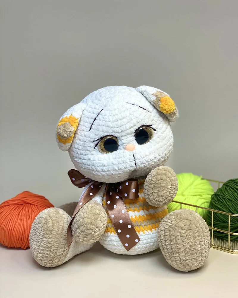 Вязаный голубой котик амигуруми