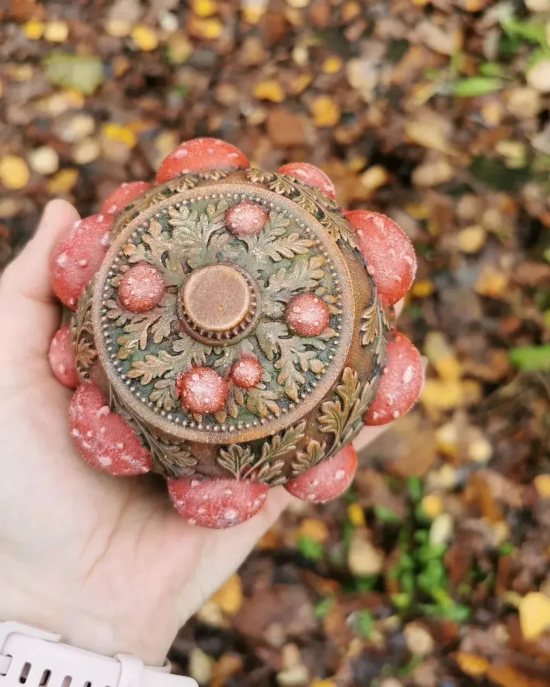 Шкатулка с мухоморами