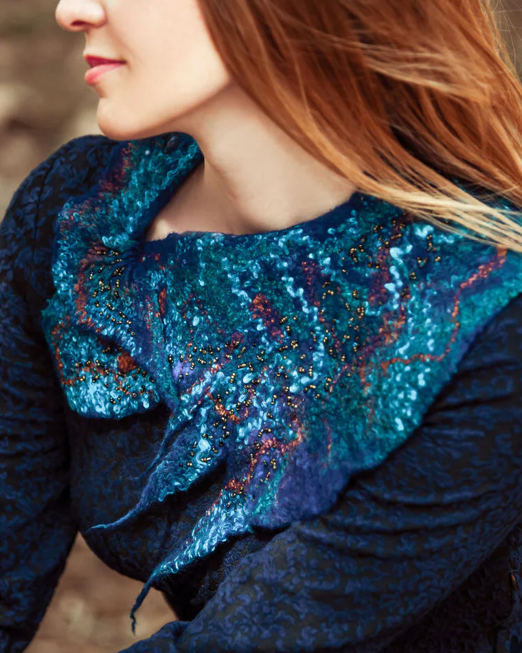 Воротничок из войлока "Море" украшение на шею