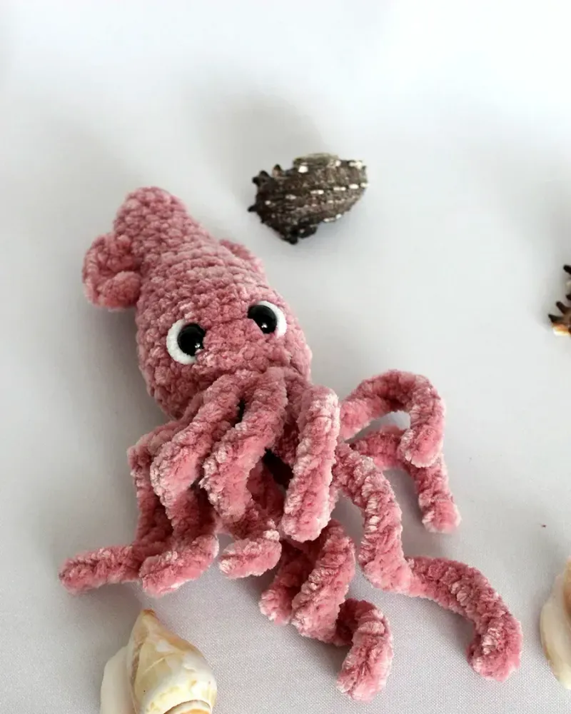 Мягкая вязаная игрушка «Кальмар» — Розовый