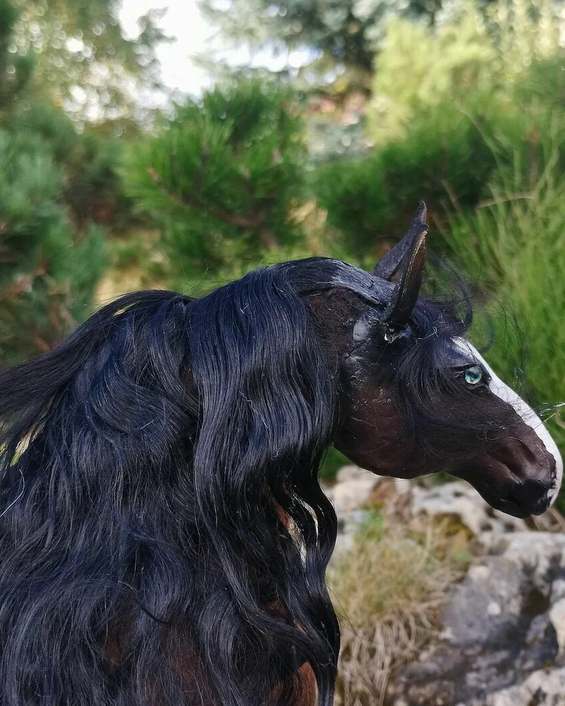 Конь андалузский гнедой, коллекционная игрушка 1:6 — Конь андалузский гнедой