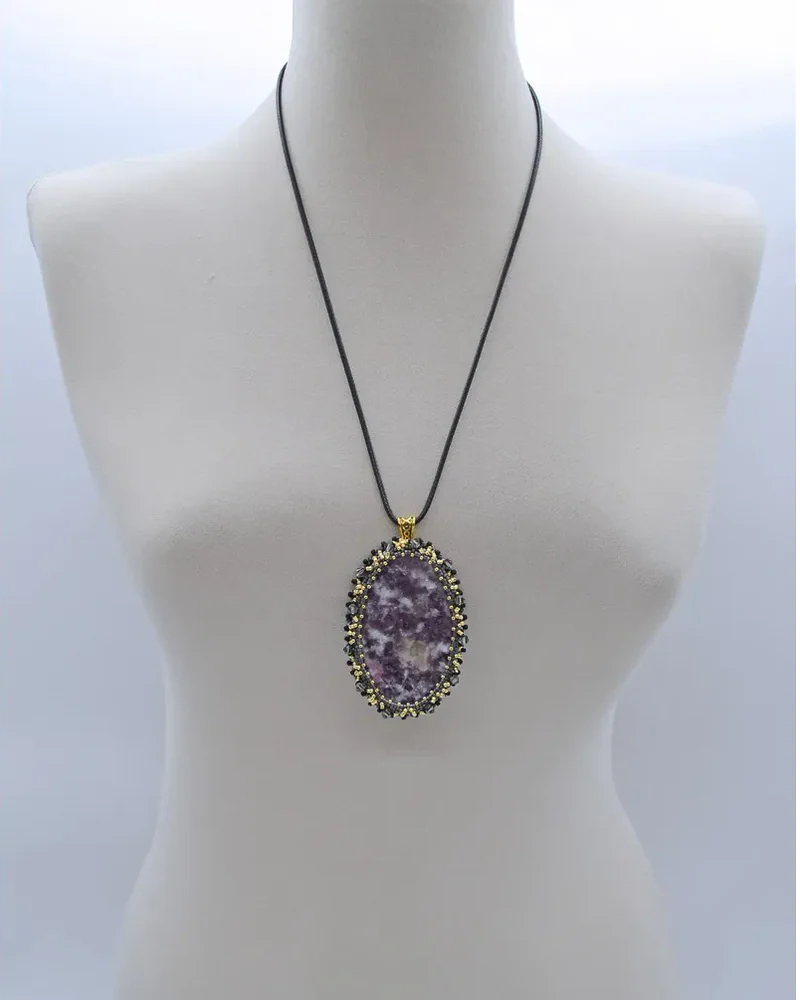Кулон ручной работы c лепидолитом и Swarovski