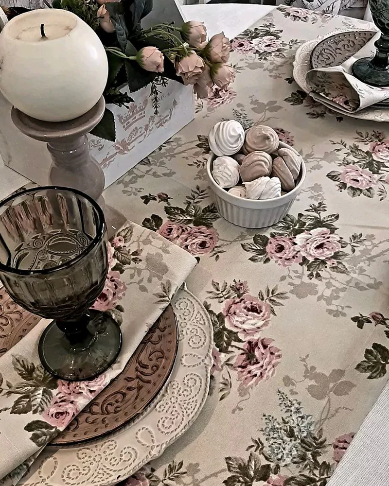 Дорожка на стол и салфетки