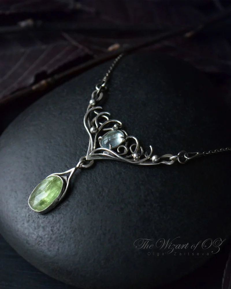 Колье Elven c аквамарином и мятным кианитом (зеленый камень)