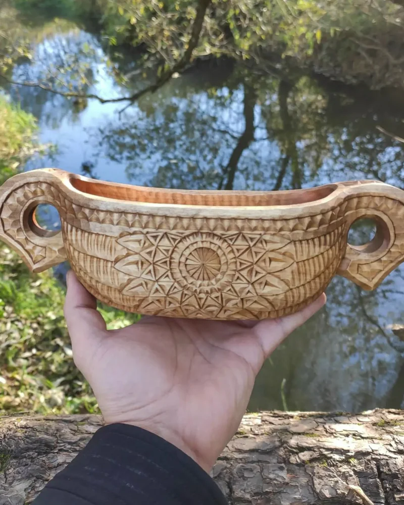 Резной славянский ковш Коники из осины/липы 500-600мл — Коричневый