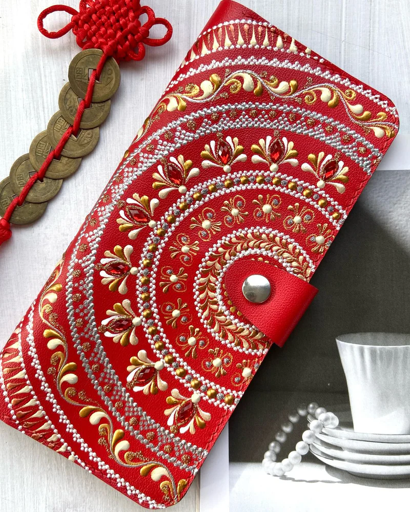 Кошелёк кожаный женский с росписью «Мандала», красный