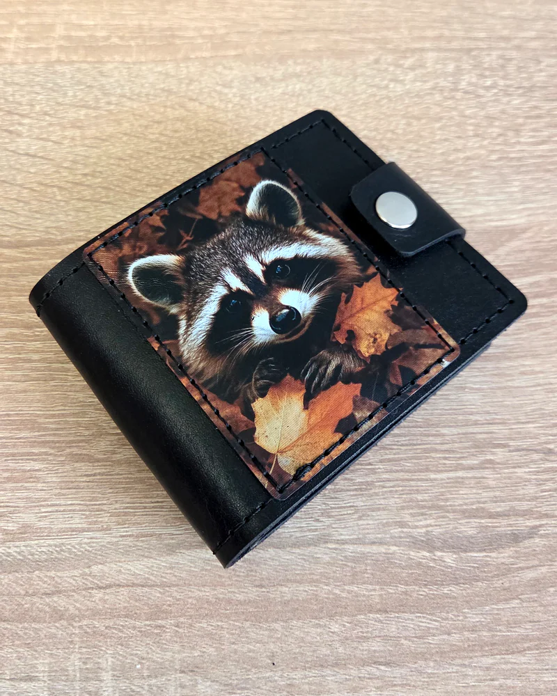 Кошелёк с енотом.