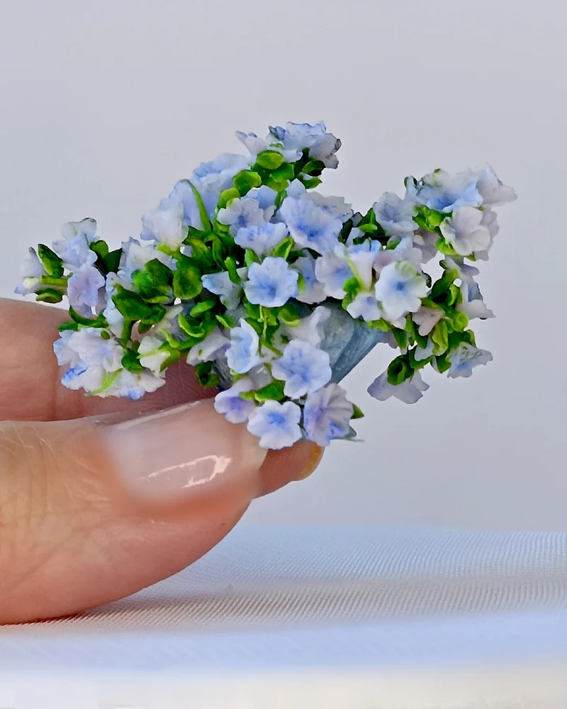 Кукольная флористика. Голубая петуния. миниатюра