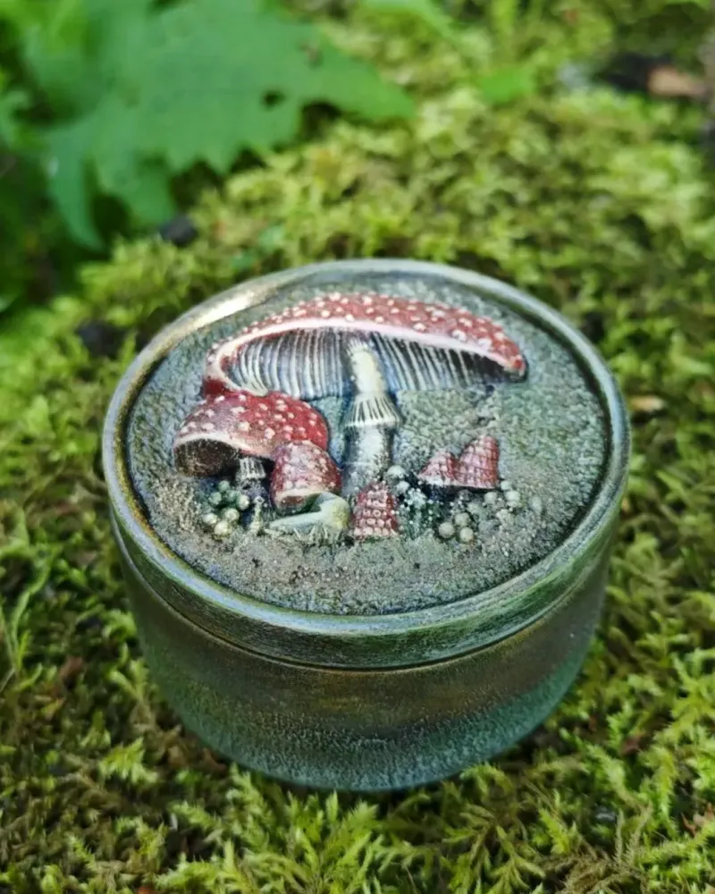 Малая шкатулка с мухоморами