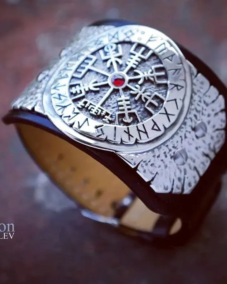 Рунический браслет Vegvisir - (Рунический компас) — Основной