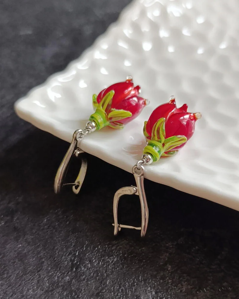 Серьги с красными цветами, лэмпворк
