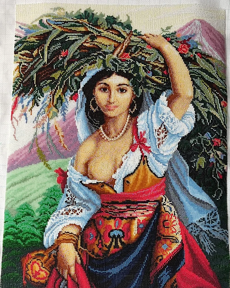 Картина, вышитая бисером «Итальянка с цветами»