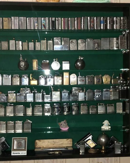 Витрина для зажигалок