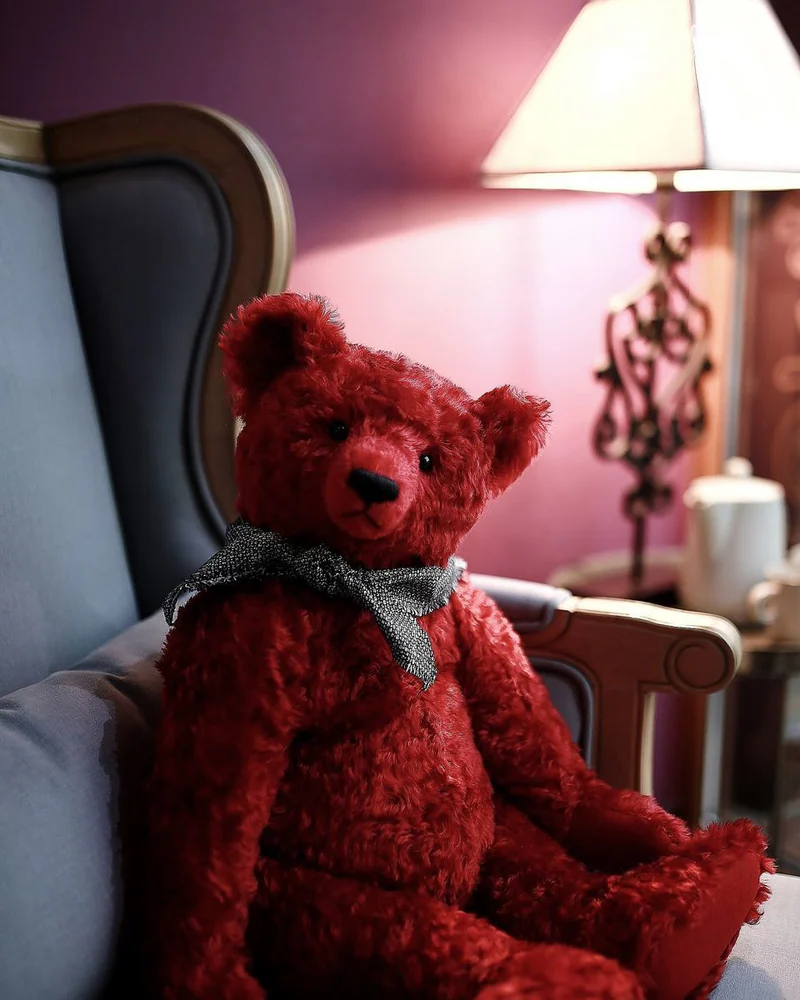 Red bear Паскаль — красный